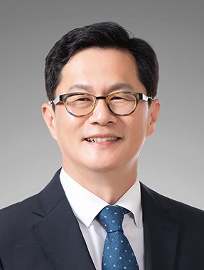 第17代会長団 会長 パク·サンヒョン